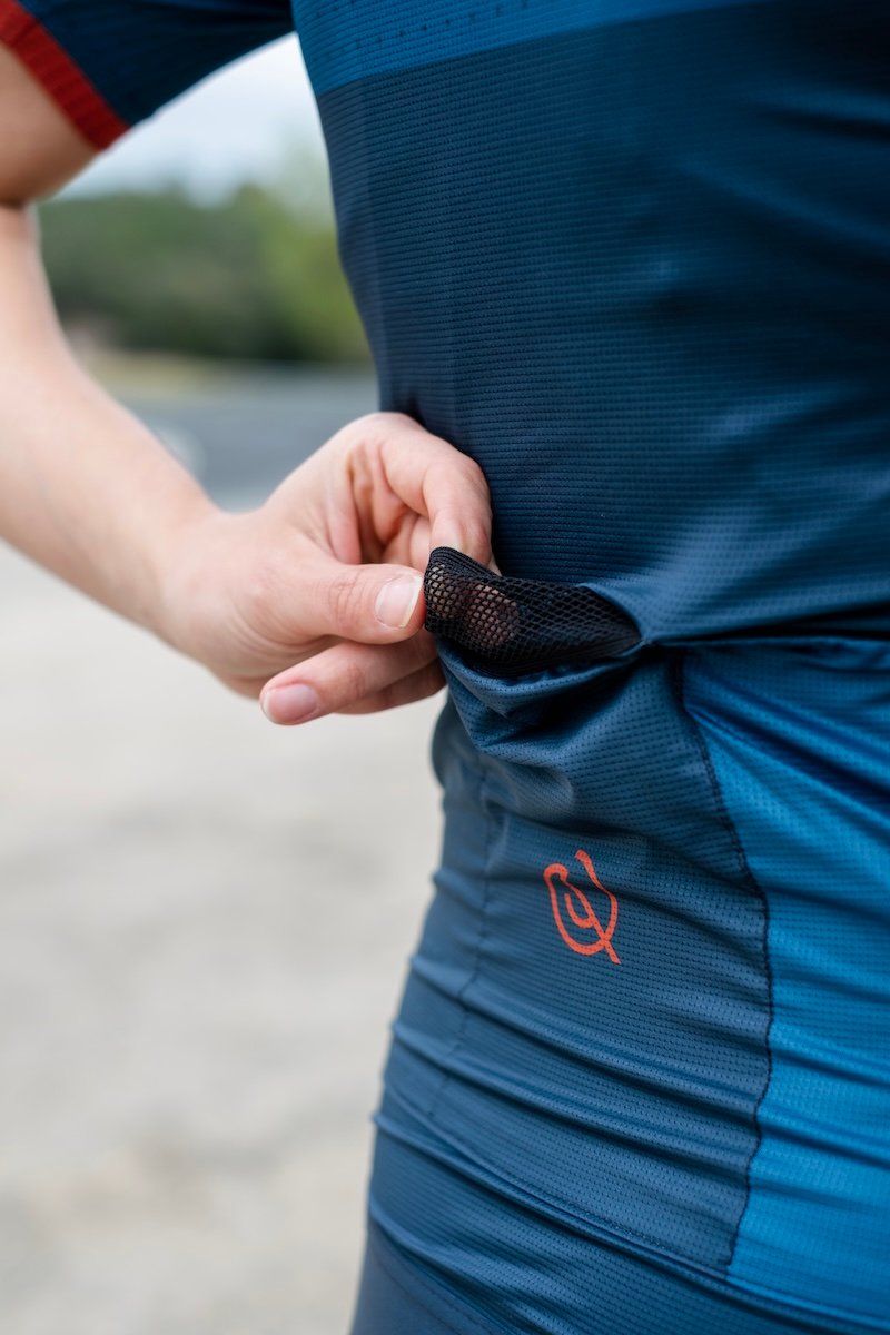 Maillot Monells en action 2 — Quetzal