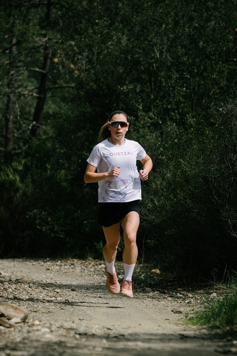 T-Shirt Palafrugell en action 2 — Quetzal