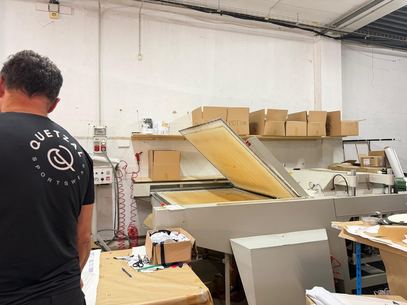 Atelier Quetzal — poste de sublimation et préparation des textiles