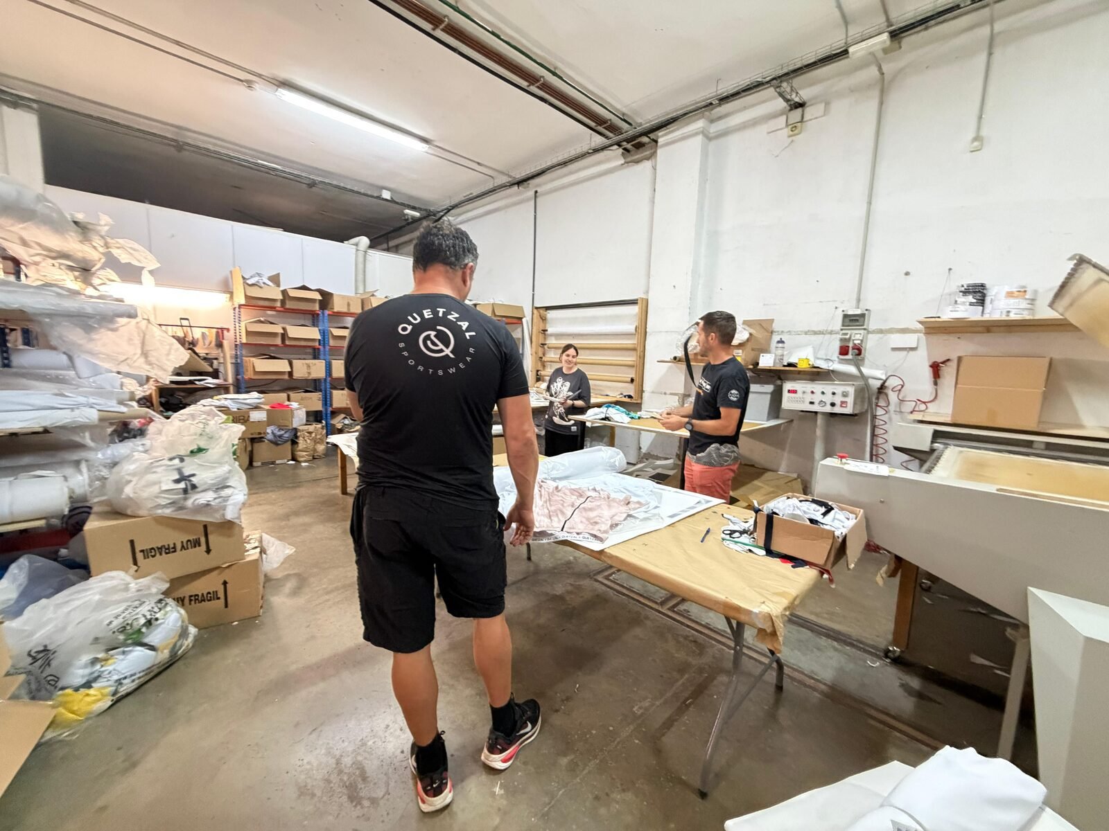 Atelier Quetzal — équipe de production au travail