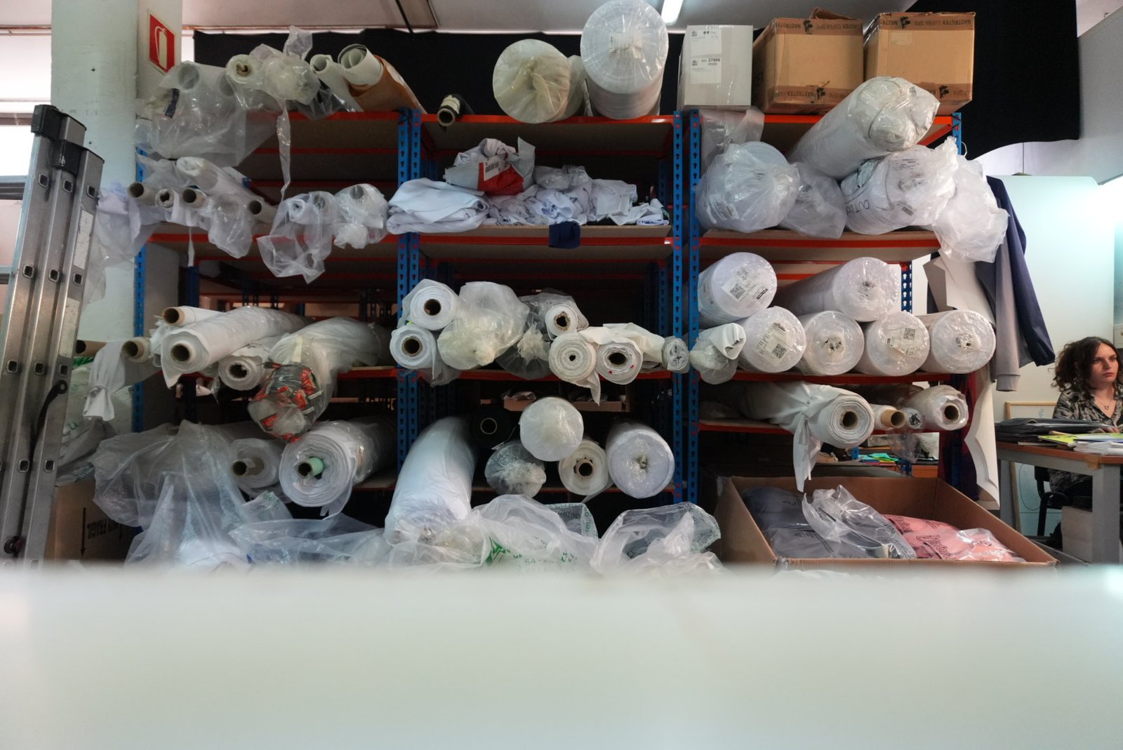 Atelier Quetzal — zone de stockage et préparation des commandes